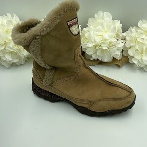 The North Face Never Stop Exploration Waterproof Tan Suede Zip Boot Wo's 9.5M